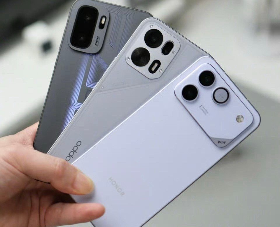 一加Ace6至尊版、荣耀WIN RT、OPPO K15 Pro+，三选一的话大家