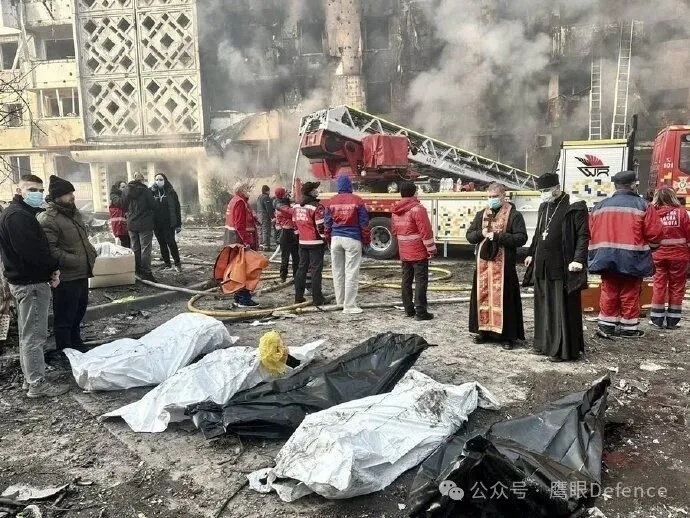 俄军在18日晚到19日凌晨的这次大规模空袭中，给乌克兰造成了严重的平民伤亡和物质