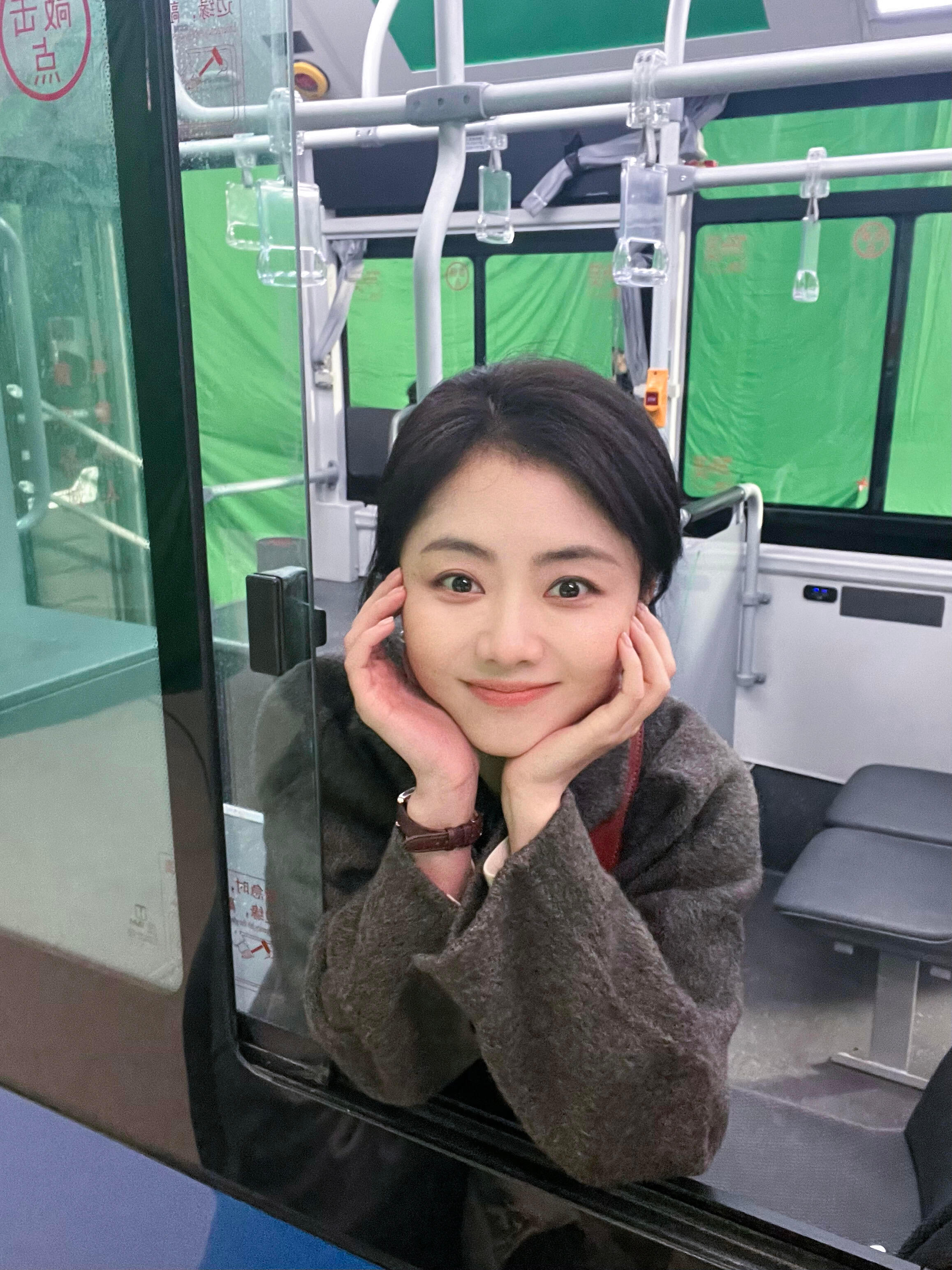 谭松韵春晖 2026.01.17 工作室📕以防你没有见过这样的谭松韵我们春晖老