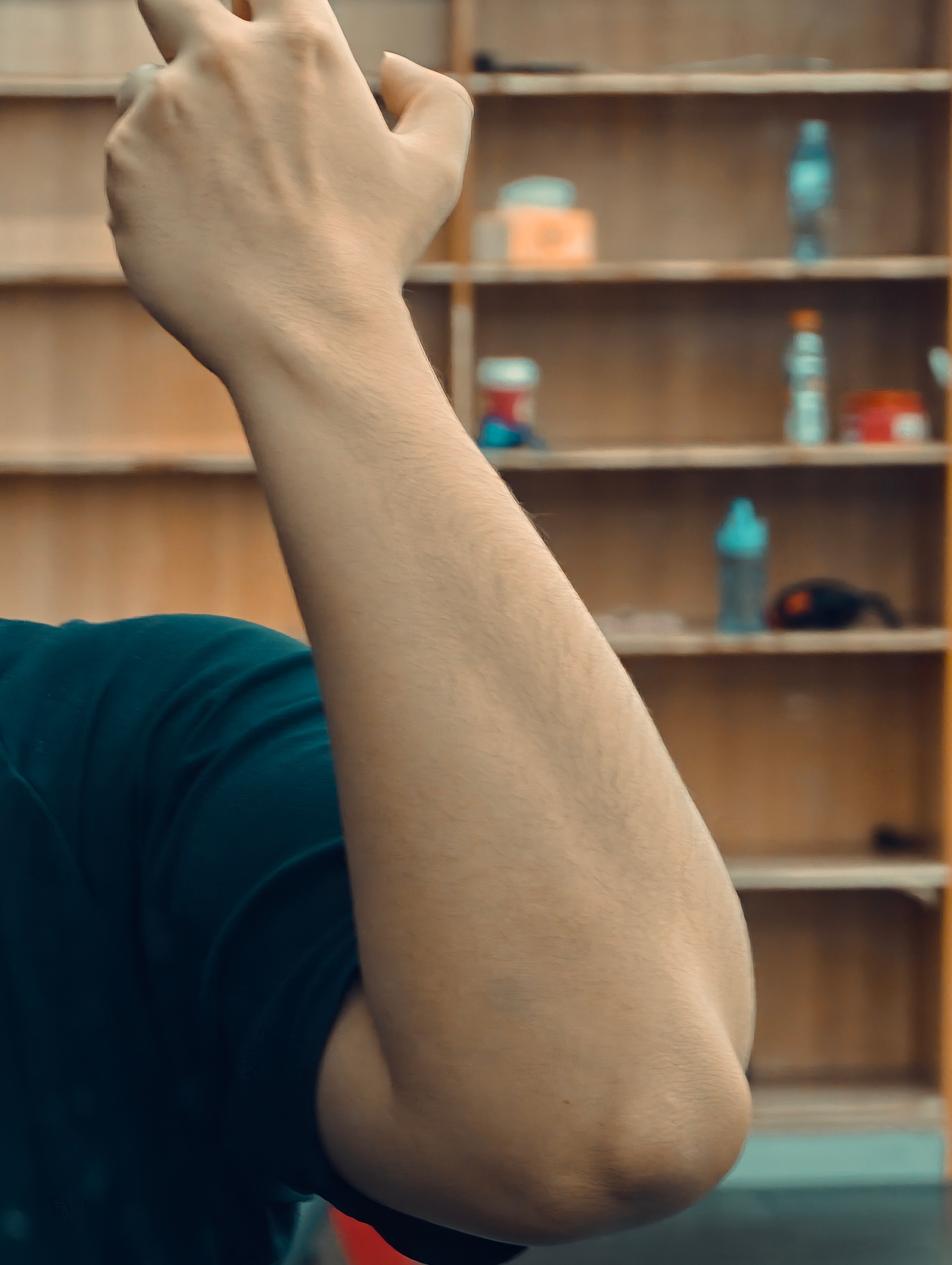 最近发现把手臂练粗一点就会很sexy😍 