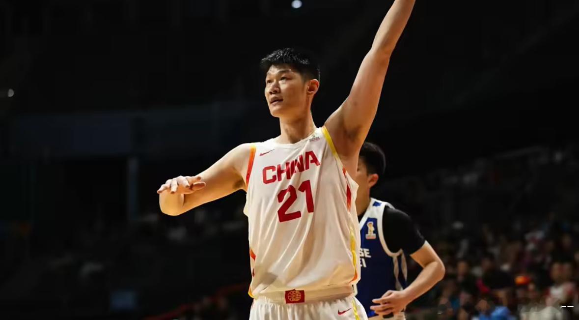今日男篮世亚预第二阶段小组赛继续进行，中国男篮主场迎战黎巴嫩男篮。中国男篮首发：