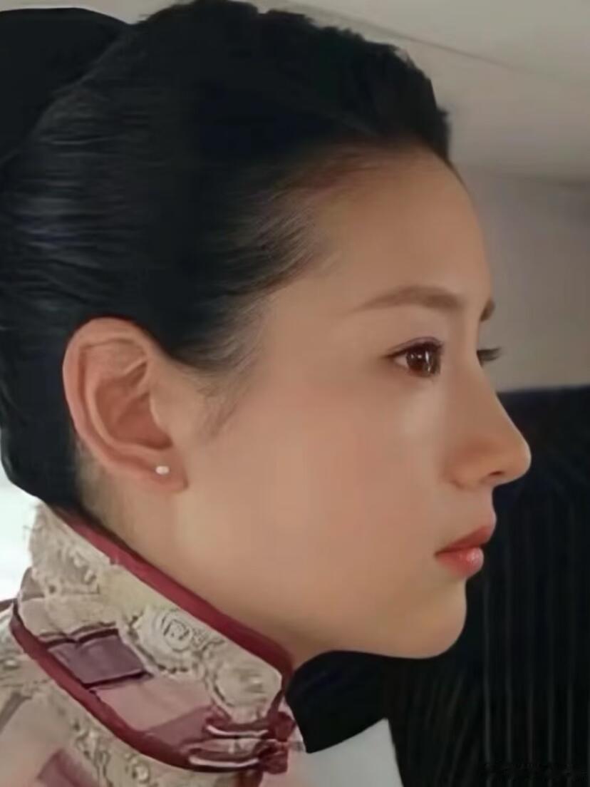 2026年了👃董洁的鼻子还是这么能打，董洁的鼻子是极少数把直鼻的“清冷风骨”体