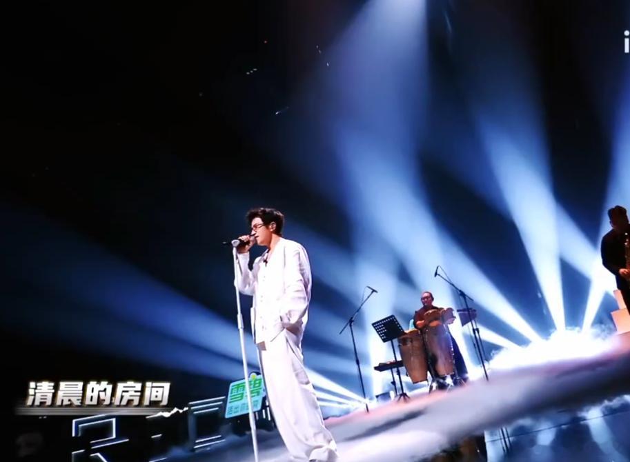 王一珩夏地夏地舞台好治愈说唱巅峰王一珩夏地夏地首演这场《夏地夏地》首演舞台，是王