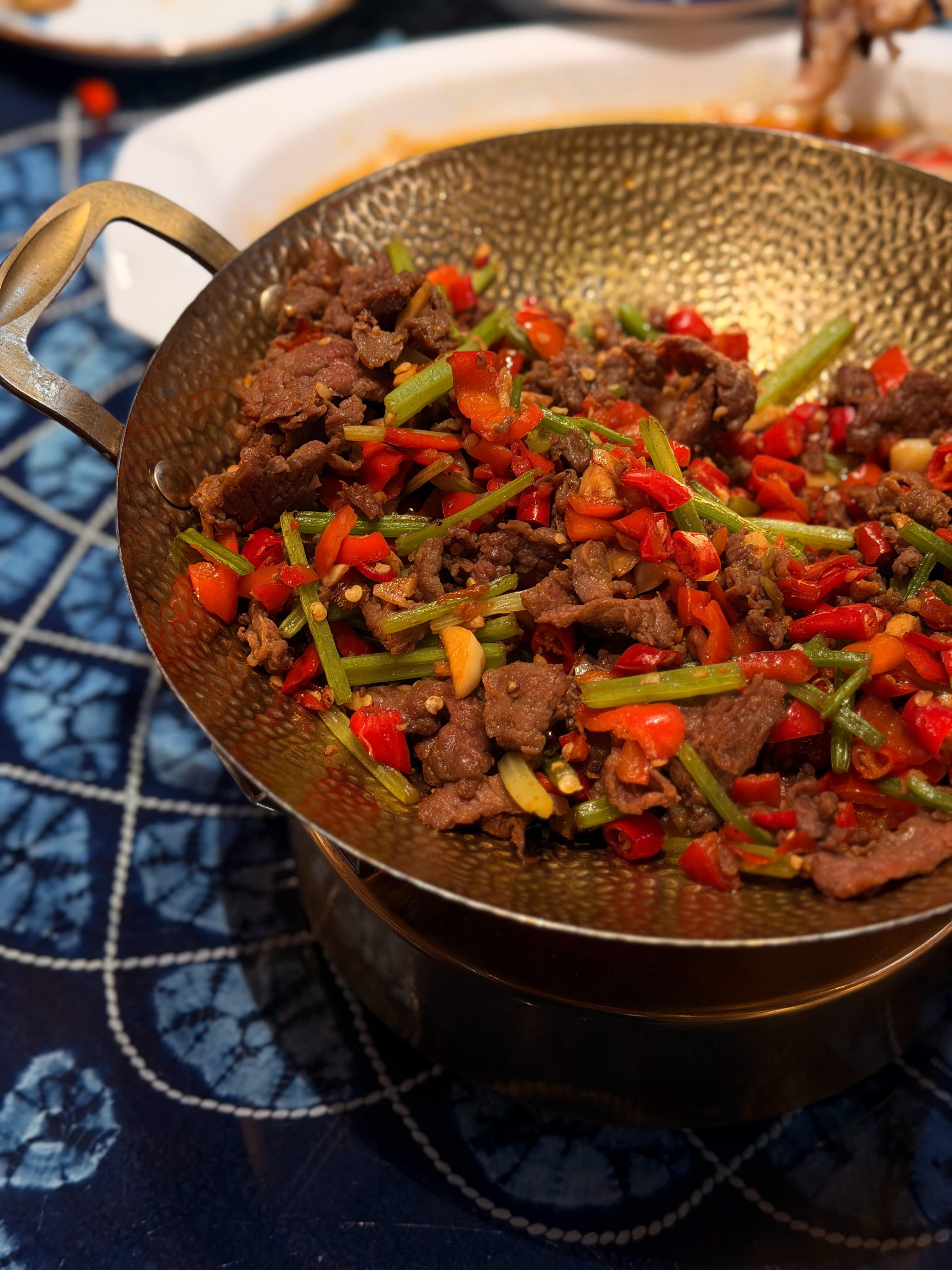 为什么有的小炒黄牛肉是这种软了吧唧，滑滑的像加了很多水一样的感觉，到底是谁会喜欢