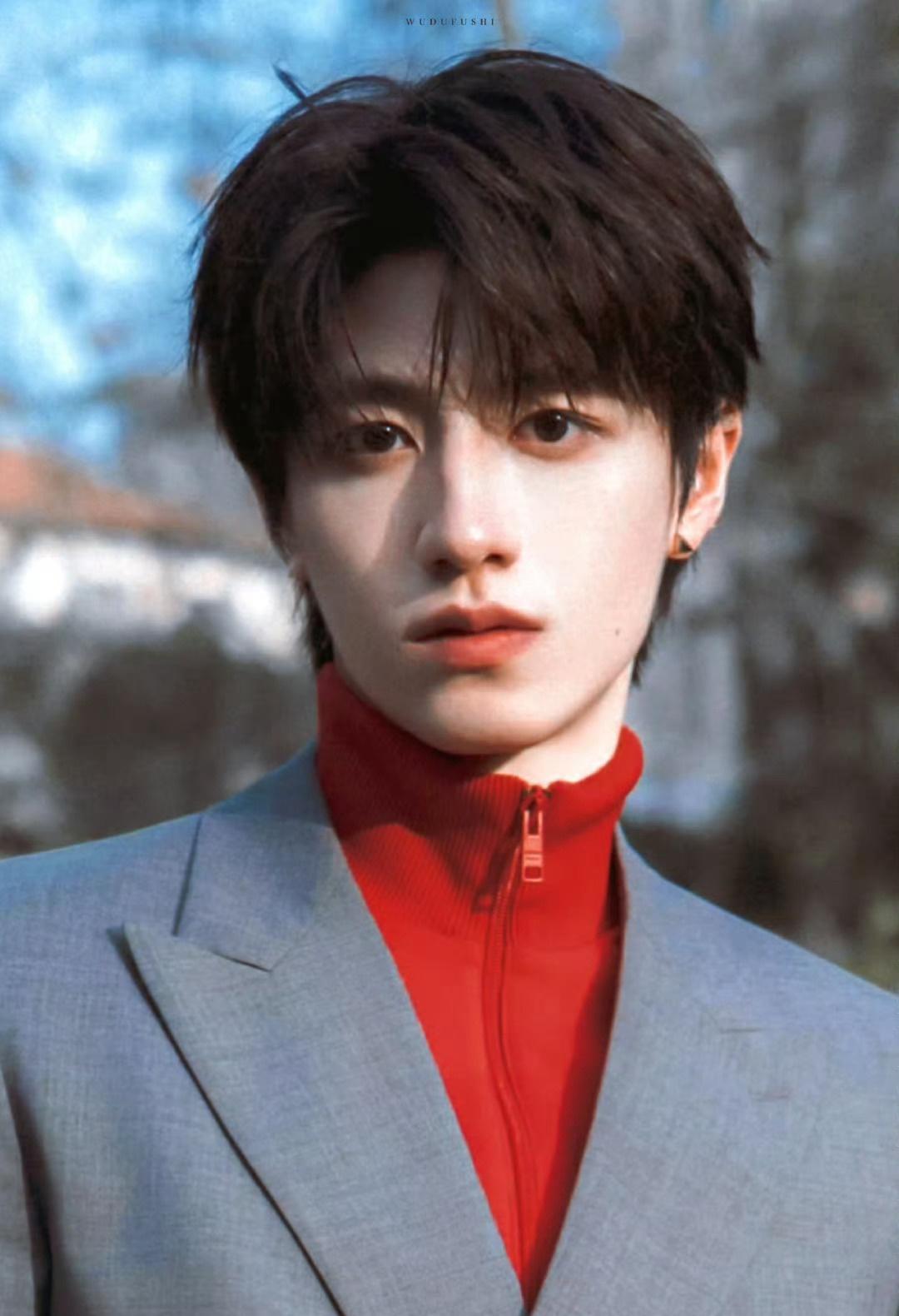 朱志鑫 zzx 朱志鑫晒时装周plog  zzx 朱志鑫我们一起去更大的世界 