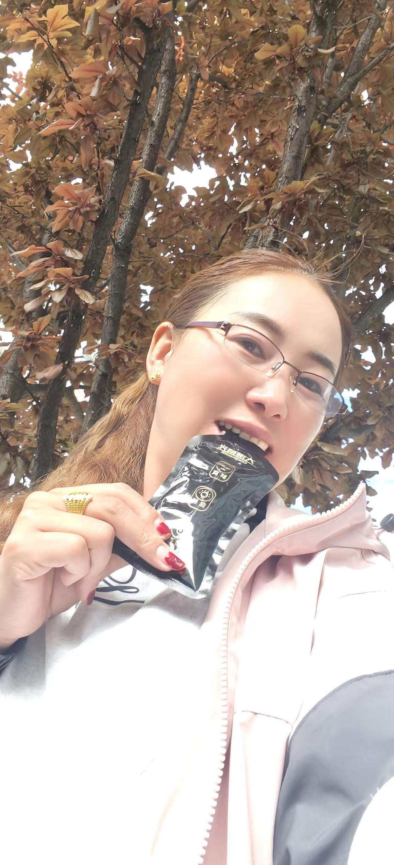做不了别人的公主👸🏻就做自己的女王