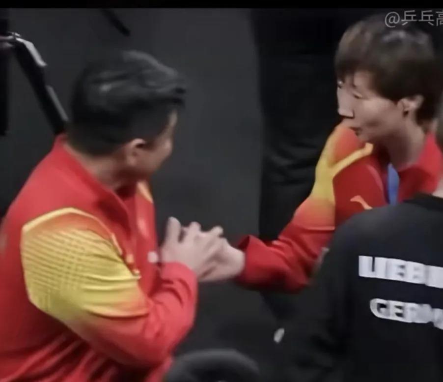 “王皓对王曼昱的偏爱，简直成了训练场上的公开秘密，那眼神里的欣赏，连空气都变甜了
