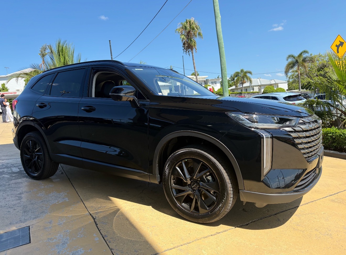 哈弗H6在澳洲市场提供的全新版本—HEV 4WD版，搭载小电机小电池版Hi4动力