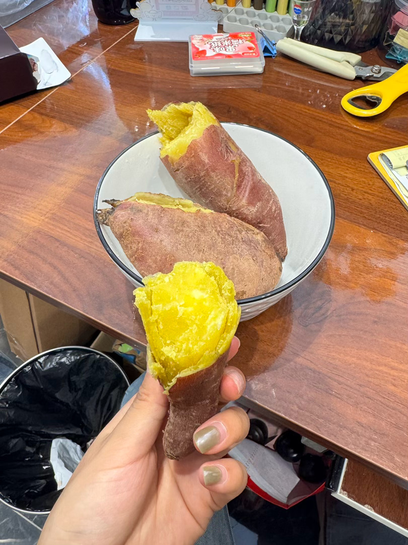 买到了超级大 厚实 微甜的面红薯啦！！！开心🥳 ​​​