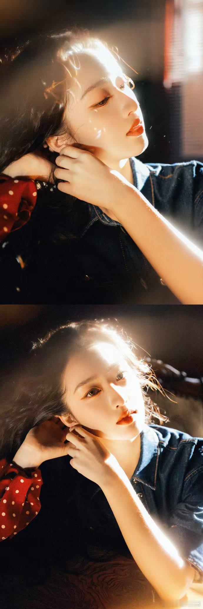 邓恩熙红唇大波浪 邓恩熙这造型太可！红唇大波浪超有感觉，卷发搭肩，红唇亮眼，牛仔