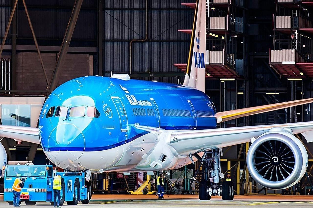 荷兰皇家航空发表声明，宣布停飞旗下的7架波音787客机，原因是地面技术人员检修不