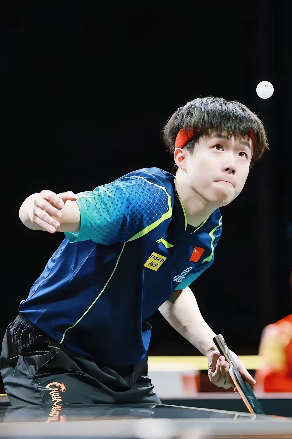 一身伤病的莎莎和大头，我希望大家不要再喷大头了，他和莎莎真的全力以赴了，莎莎的脚