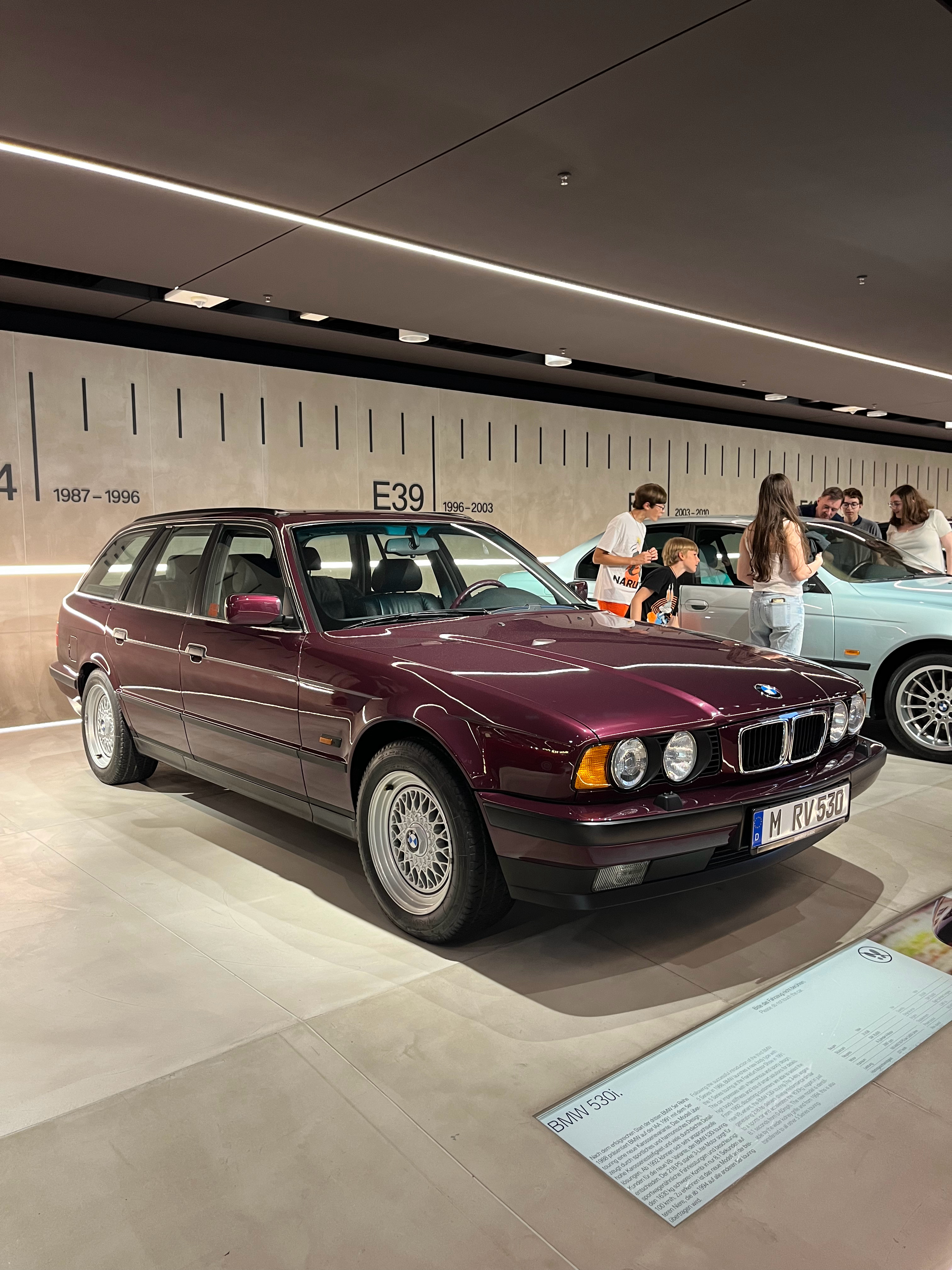 宝马博物馆的E34 530i，我爱直六宝马旅行车[抱一抱]#旅行车##yz77聊