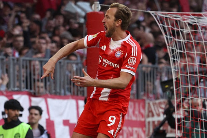 凯恩本场数据：替补出战2射1正，打入1球，5次对抗0次胜出