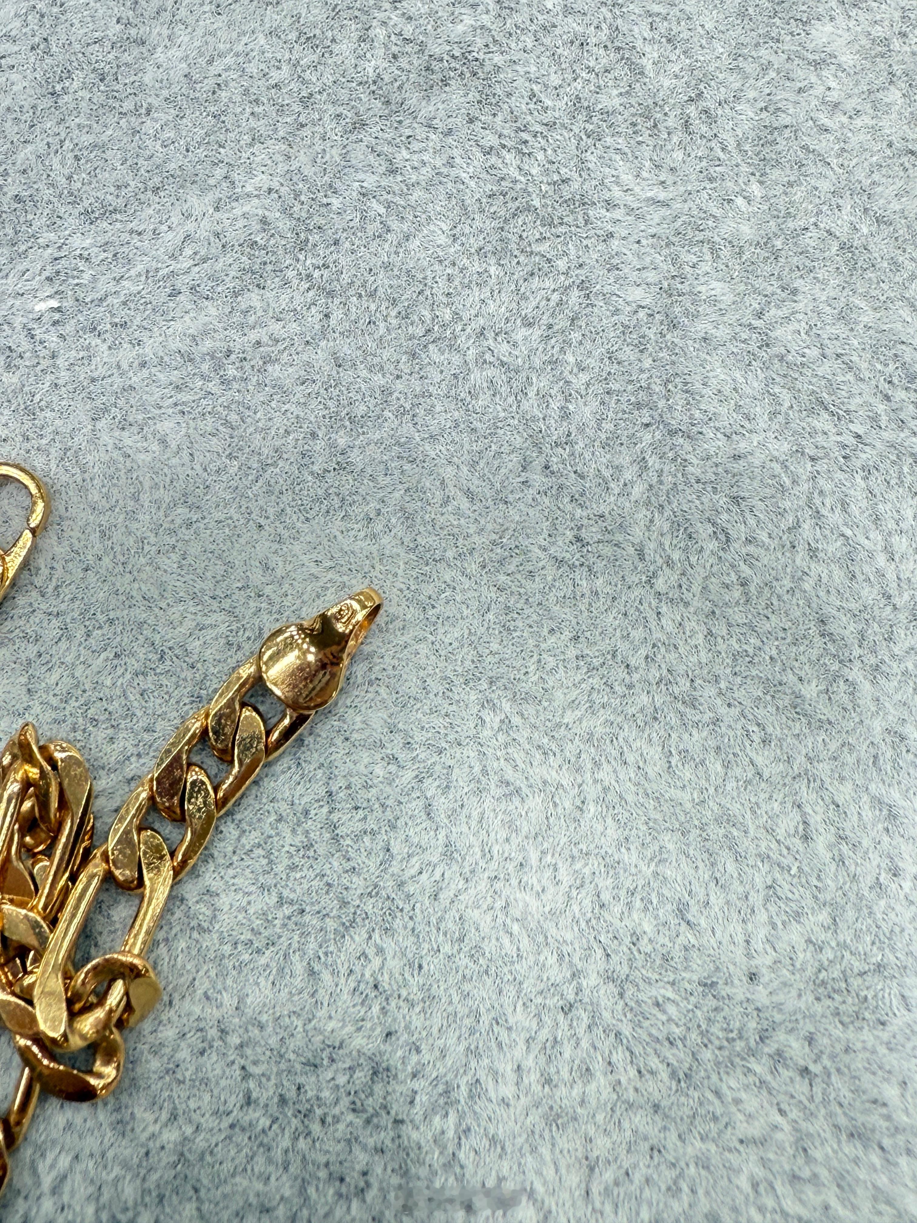 经理本人脖子上的法国货说是四十年前的货，她戴了11年 