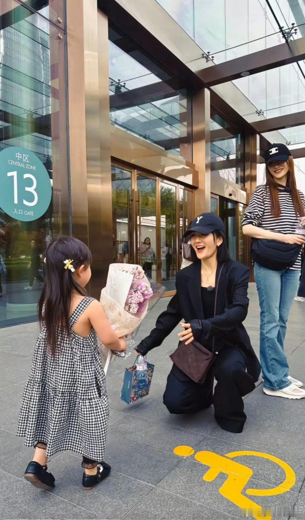 谢娜录的新综艺原来是姐姐当家《姐姐当家》终于来啦！谢娜携手众女神，共赴一场关于3
