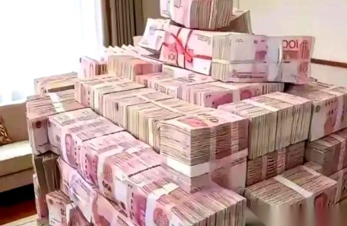 有人说，普通人存款的上限，就是200万。
咱们算一笔账。就拿月薪五千说事，一年不