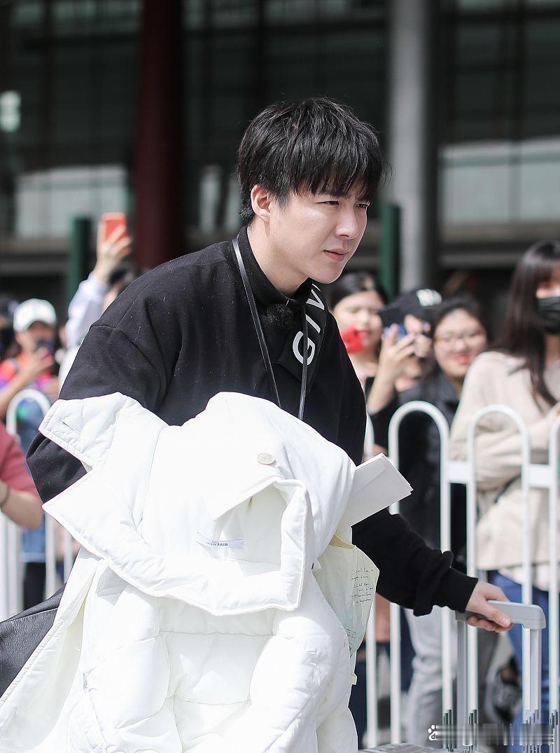 明星刘宇宁最真实的私下模样！ 