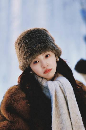 想把你和时间藏起来杀青想把你和时间藏起来爱情童话 时光藏爱意，片场留温情，章若楠