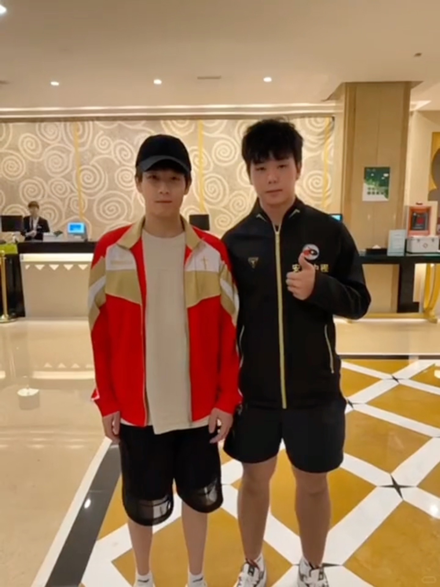 陶育畅：很开心可以和远哥交手学习 对于我来说也是一次非常宝贵的经验和经历 ​​​