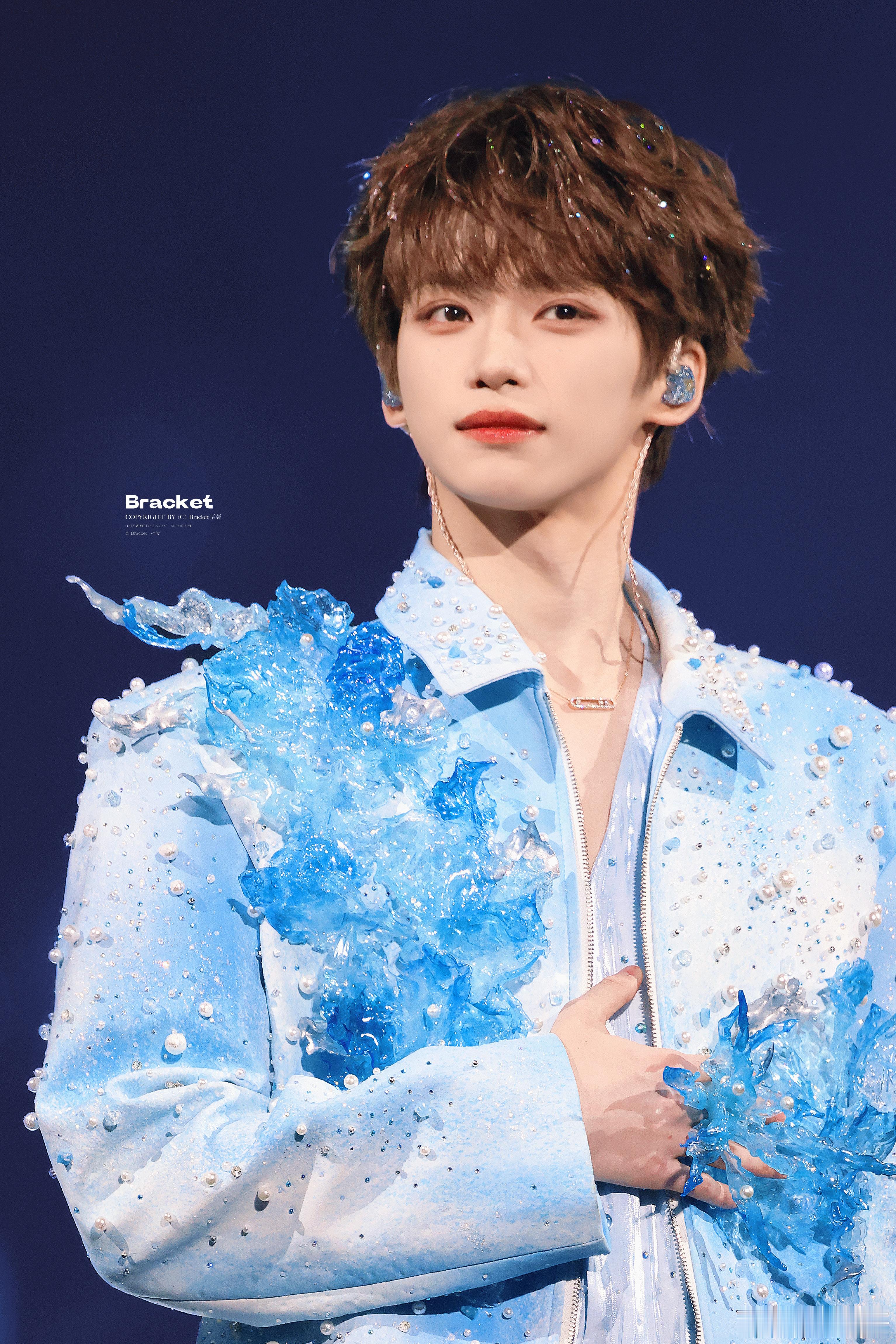 怎么感觉梓渝有点漂亮呢