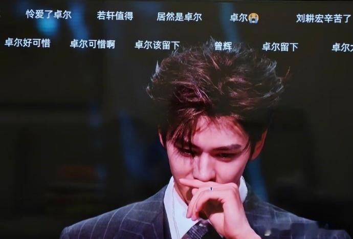 张卓尔人缘逆跌谁能不被张卓尔的好人缘打动，节目里和孙楠、颜安、曾辉等人相处融洽，