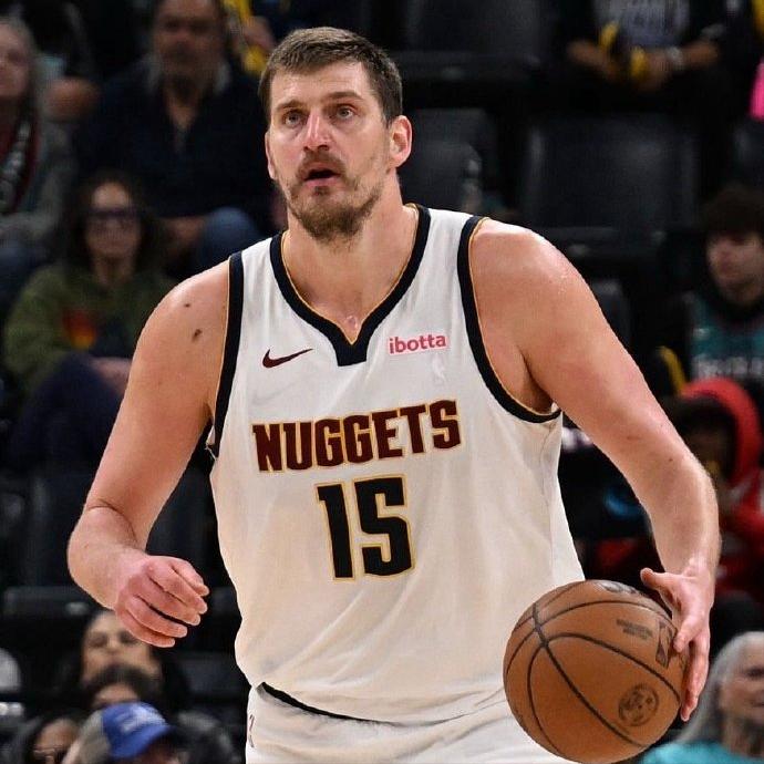 失误爆炸！约基奇“准四双”数据：29分14板9助10失误！

在约基奇的带领下，