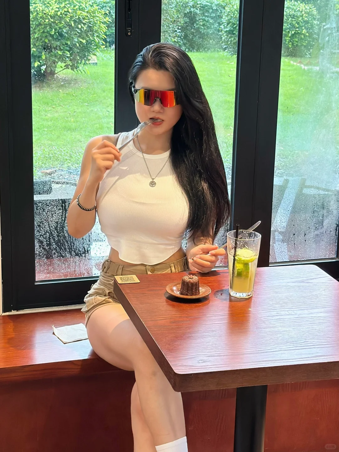 虽然我好像看起来挺浪的 但是却喜欢单纯的男生哈哈哈哈哈哈哈哈