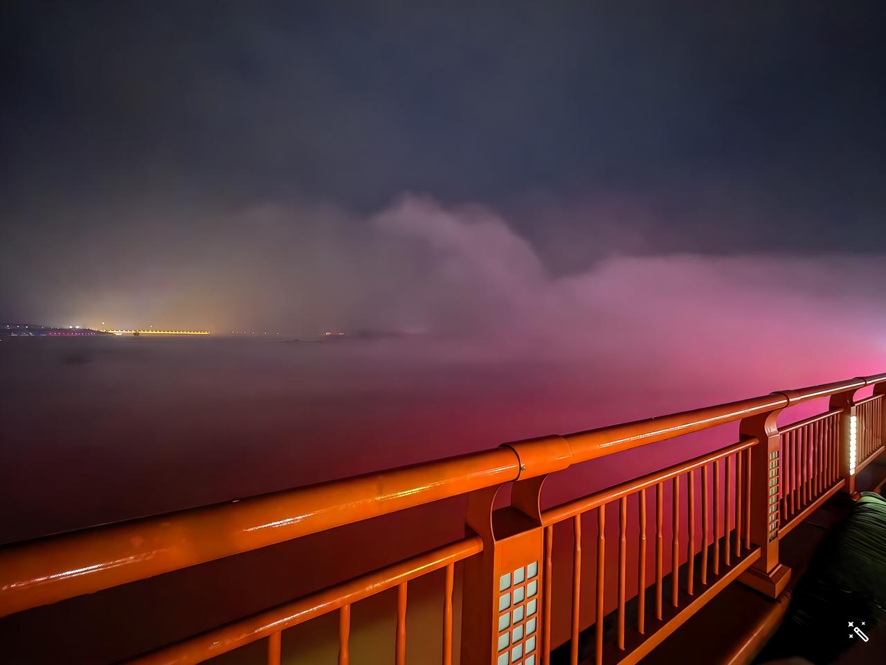 圣人并不是天生就是圣人。他是从普通人经过长期的清静修养，一步步逐渐成长为圣人的。