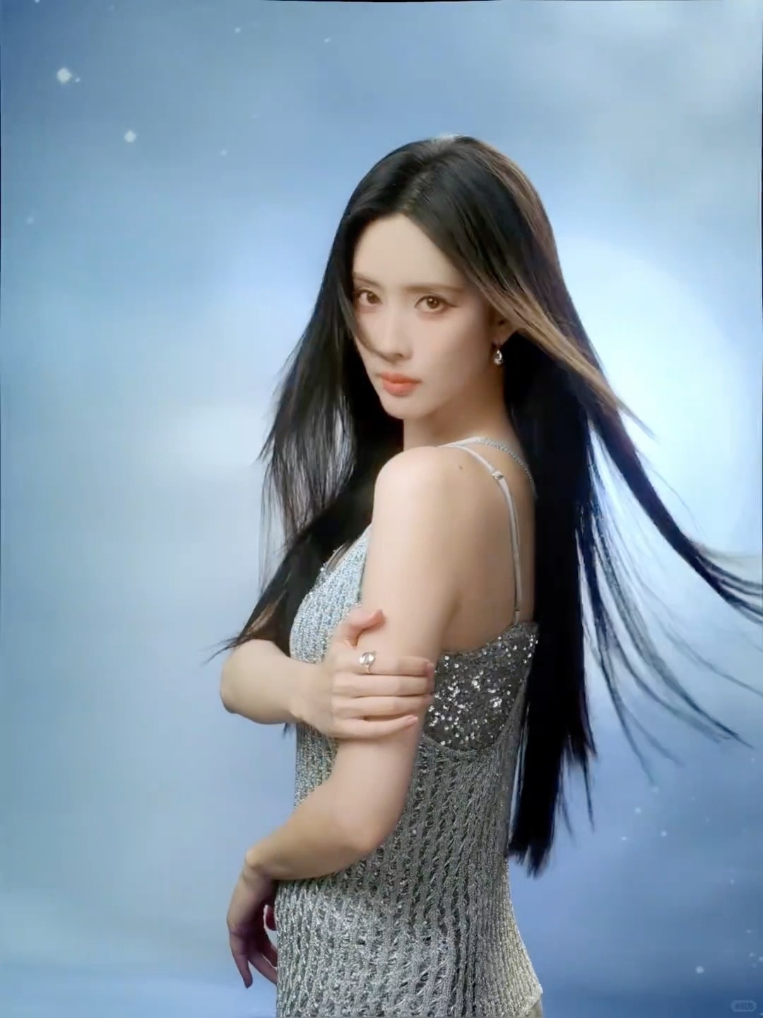 孟子义实况美图静享！就这个孟子义，美！OPPO你家大使好美啊！ ​​​