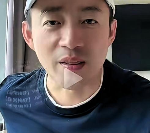 汪某言语薄情寡义引争议，亲情伦理考验社会大众。
最近有人看到了，某艺人说了些话，