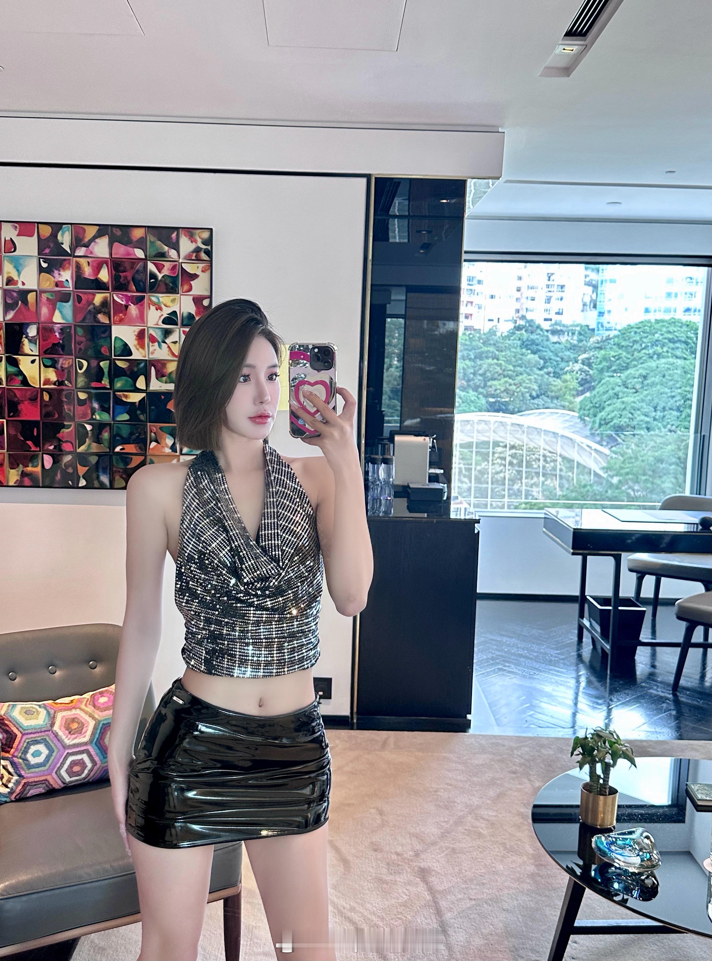 来了八百躺香港了 浅过个周末最后悔的就是前几天周杰伦演唱会没来啊啊啊啊随手po一