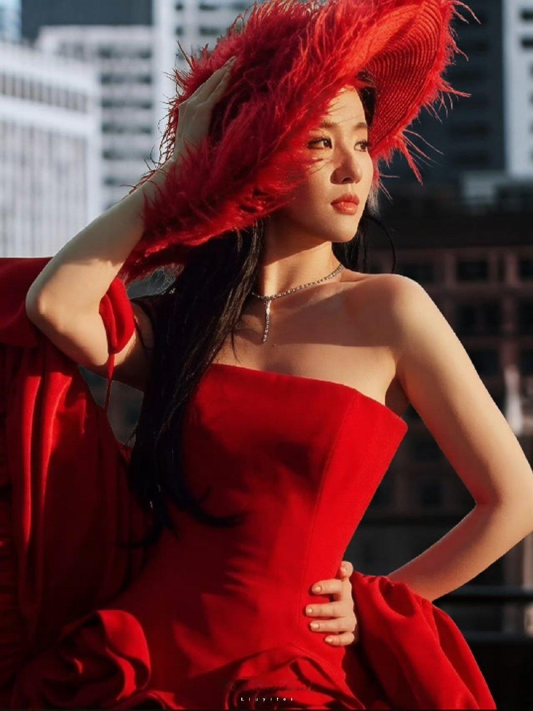 刘亦菲与过往未来都璀璨相迎刘亦菲的大女主之路刘亦菲坚定的书写最动人的大女主篇章。