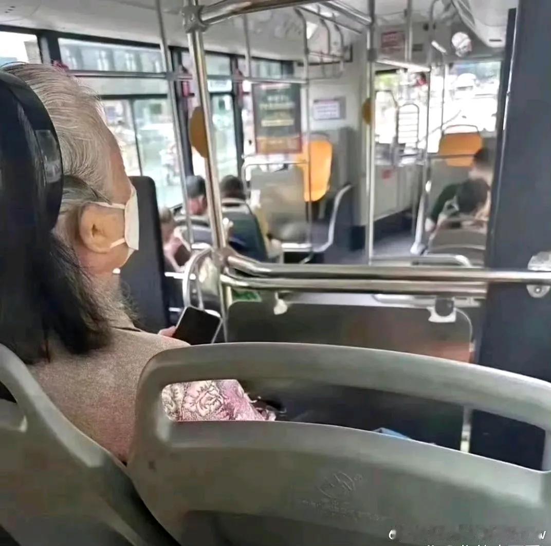 大妈对不起我不是有意的。。。。。。。。。大妈不要 大妈催你 大妈都懵了 是非大妈