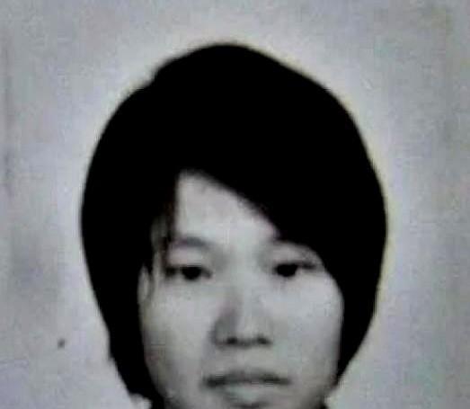 我跟你说个事儿，你可能觉得我在吹牛。
重庆九龙坡区的皮鞋厂里，“刘哥”正把钢钉