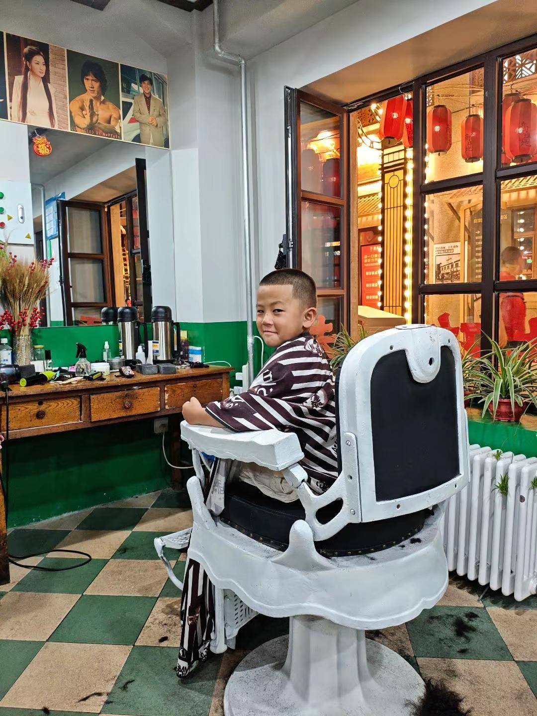 小孩哥理发 一个开在角落的理发店💈 儿童理发💇🏻