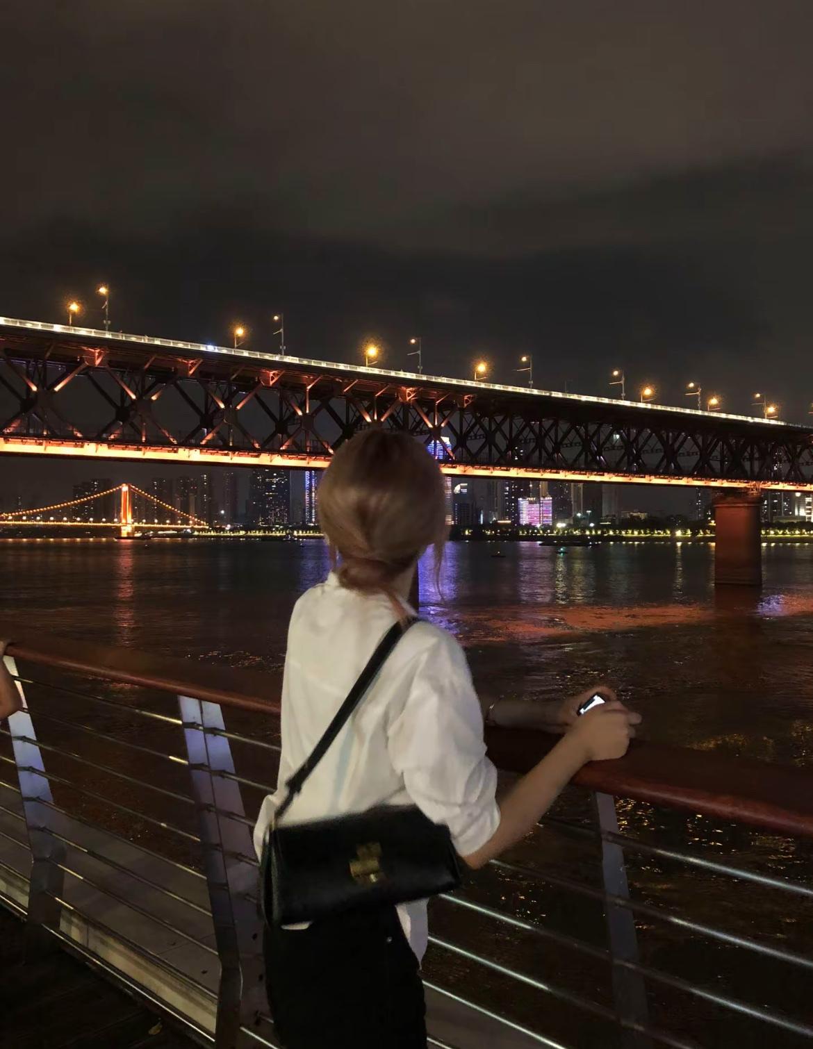 30岁不结婚，也很快乐
身边的朋友都结婚生子了，看着他们忙碌的身影，我很祝福。