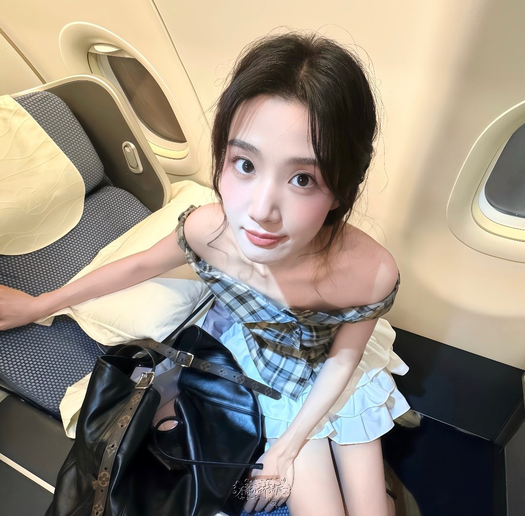 卢昱晓  lyx卢昱晓 lyx卢昱晓南衣 “以这份热爱，致你那嗳阳般的笑容”  