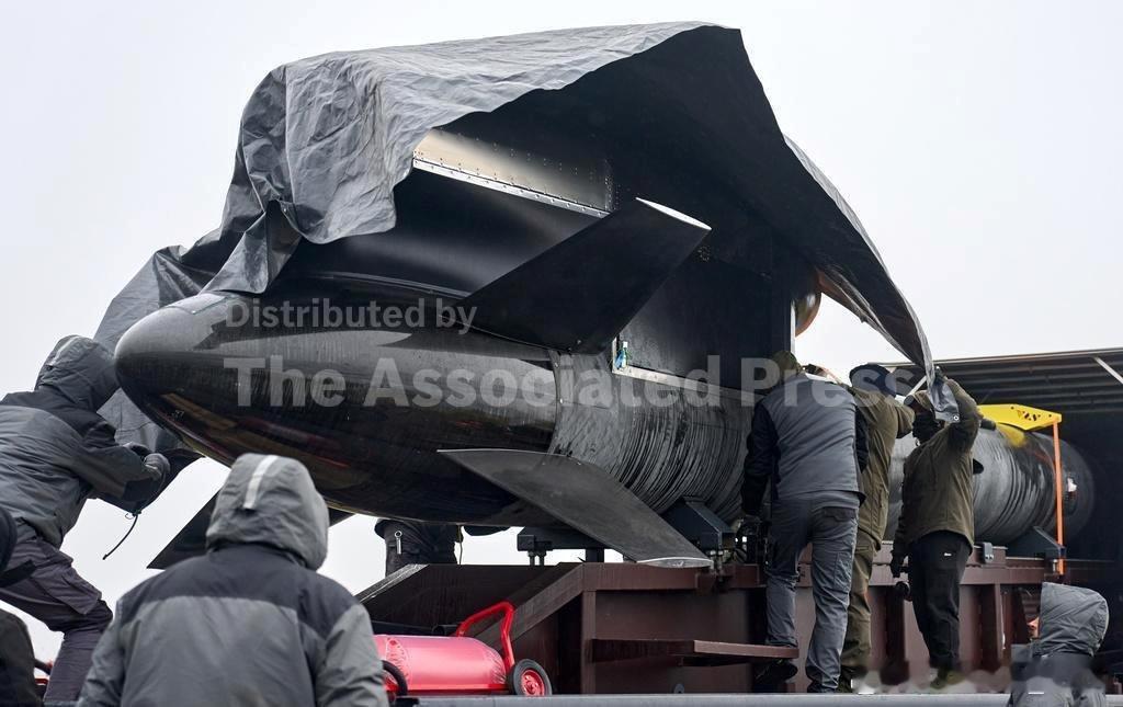 乌克兰“火烈鸟”导弹最新照片曝光，据称射程可达3000公里。 