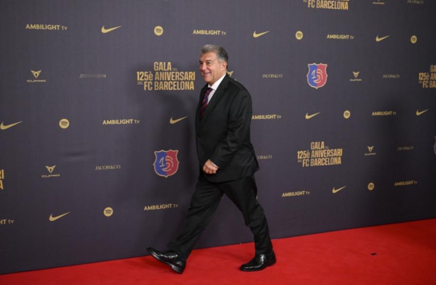 据《世界体育报》报道，巴萨主席拉波尔塔、前教练恩里克和巴尔韦德因“内格雷拉案”被