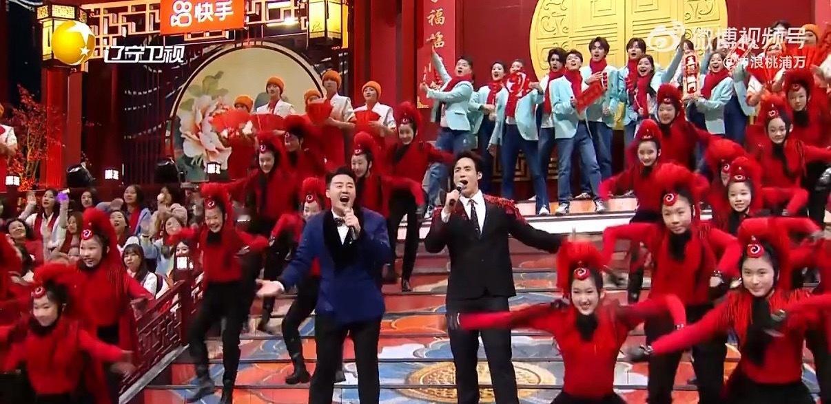 辽宁春晚尽显北方豪迈辽宁春晚开场歌舞《骏马奔腾向北方》尽显北方豪迈的辽阔与热忱?