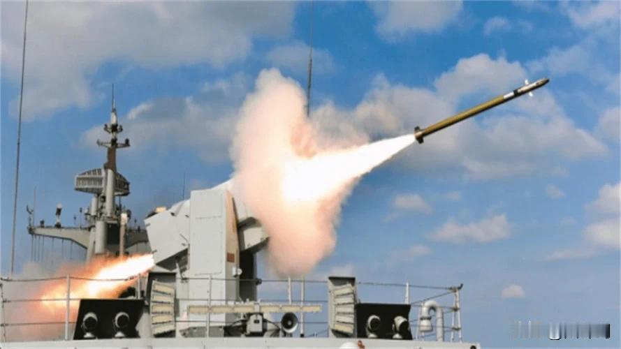 - 10具备拦截超音速导弹的能力，是中国海军舰艇的可靠“护盾”。

从技术原理上