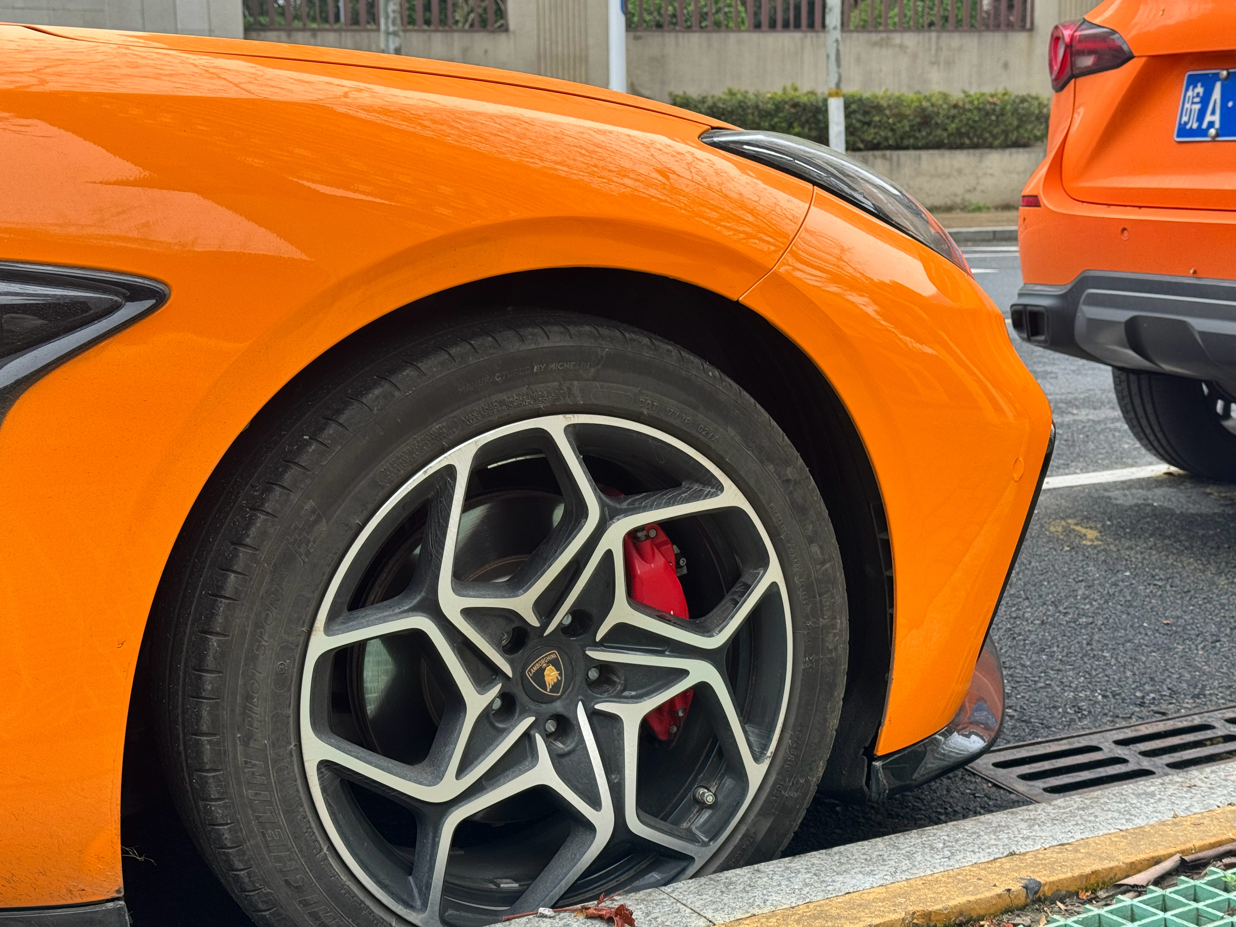 兰博基尼*哪吒？ 兰博基吒？ 