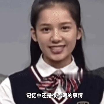 高中的张婧仪和周也一点也不像！张婧仪高中的真实影像美到不真实，像极了电视剧电影里
