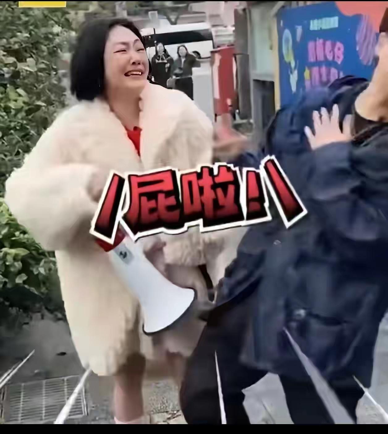 小S出来工作了，她还是她，没有变化，她自己要把最好的一面展现出来。让大家知道，她