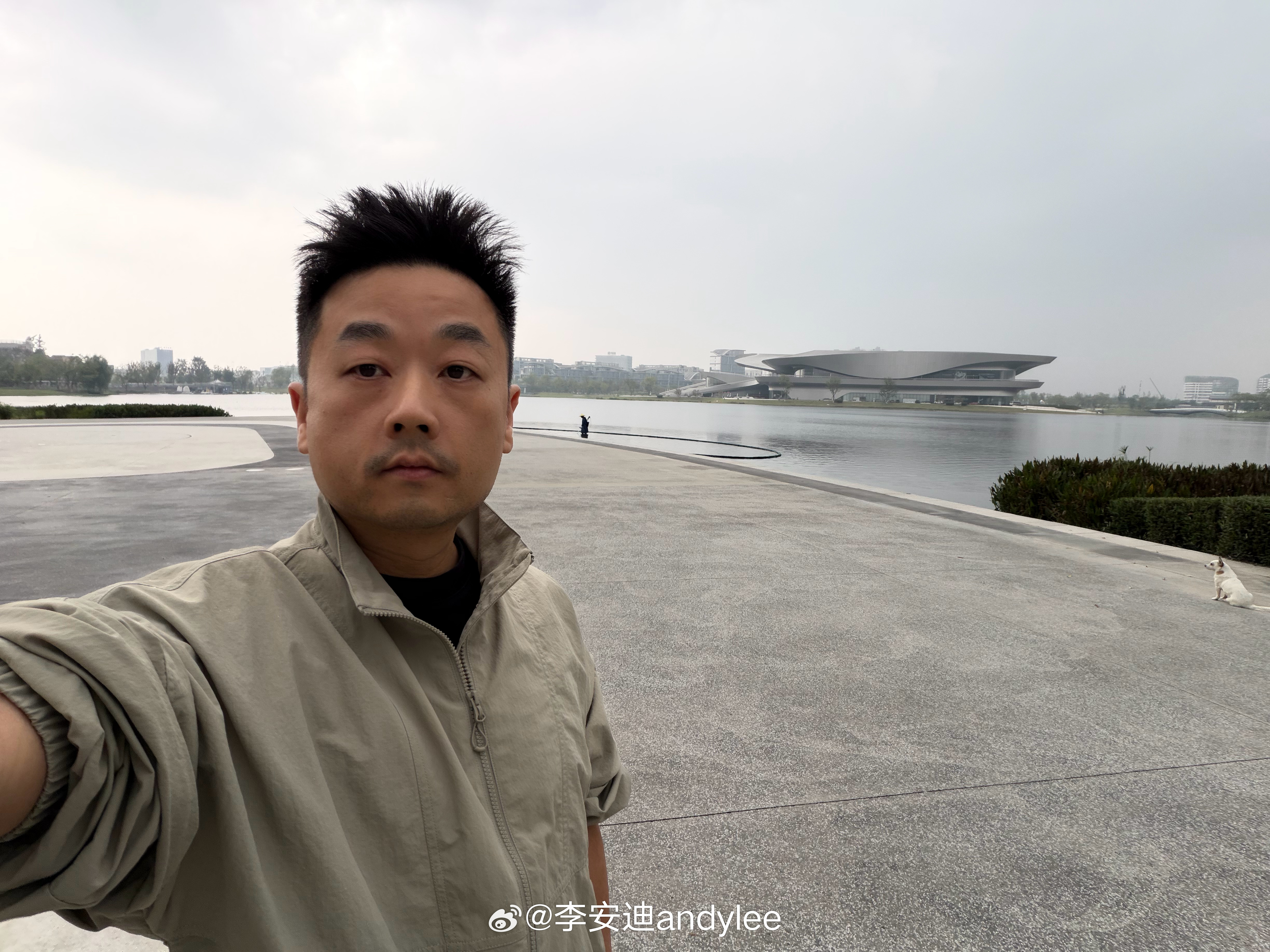 iPhone直出已经开始有轻度美颜了，可惜天气不佳  ​​​