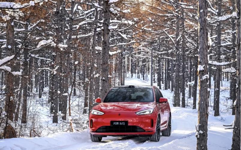 家庭用车真实分享：我为啥推荐问界新M5 Ultra给奶爸们
我是个二胎奶爸，春节