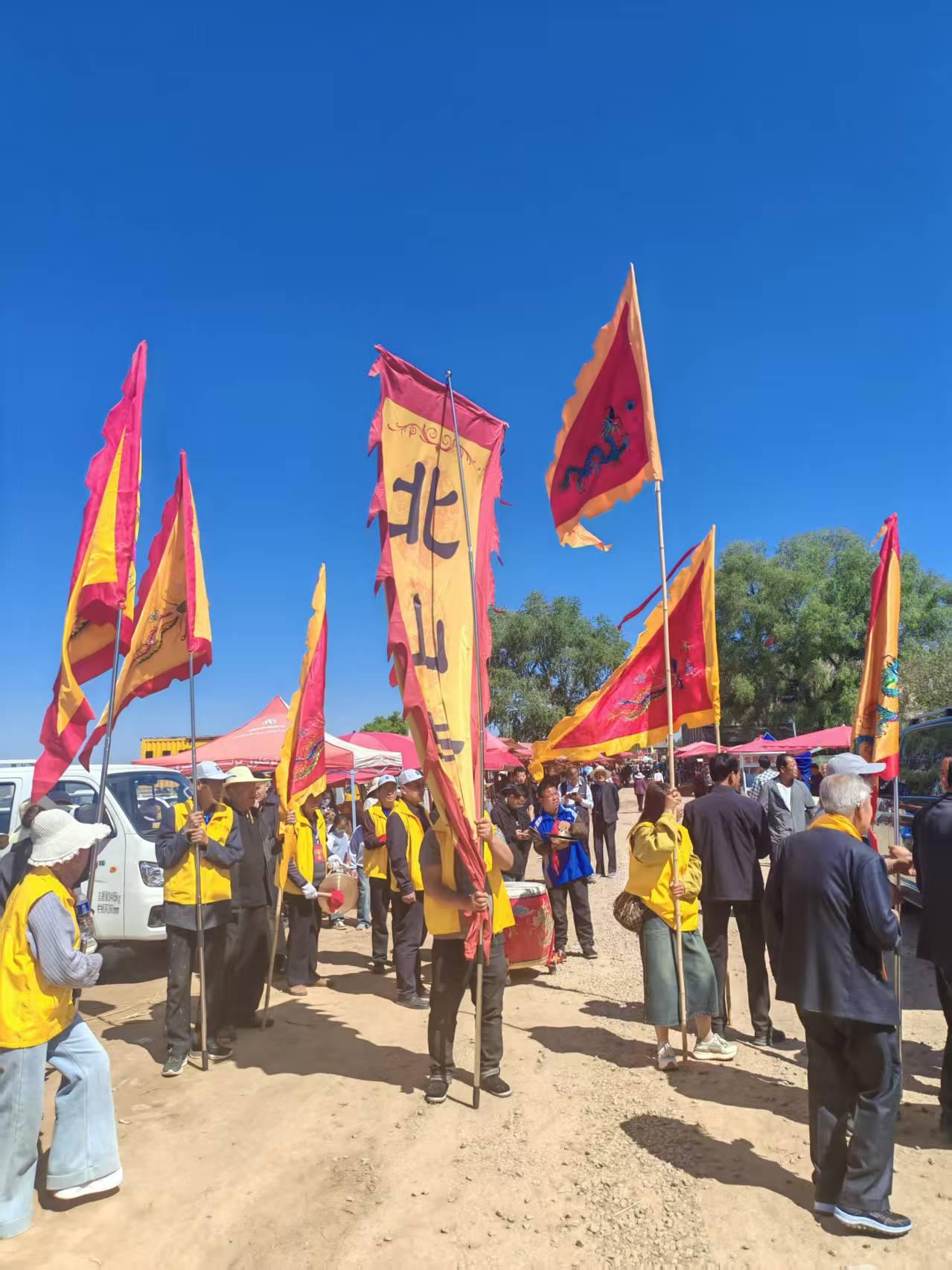 慎终追远，感念先祖
                       文一李霞

历