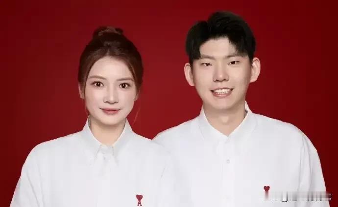 黄雅琼
浙江人
中国羽毛球运动员，
巴黎奥运会羽毛球混双金牌得主
现年31岁
