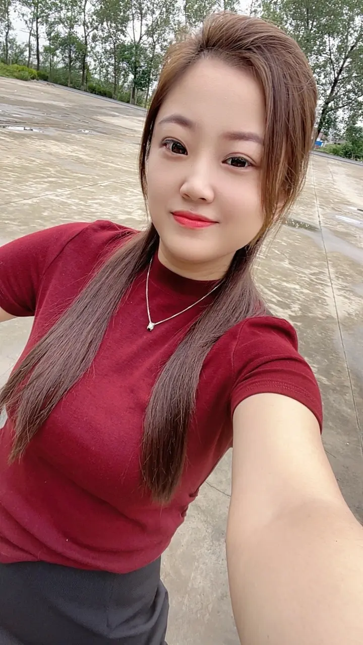 幼稚女人战野花！成熟女人迷四方微胖女生